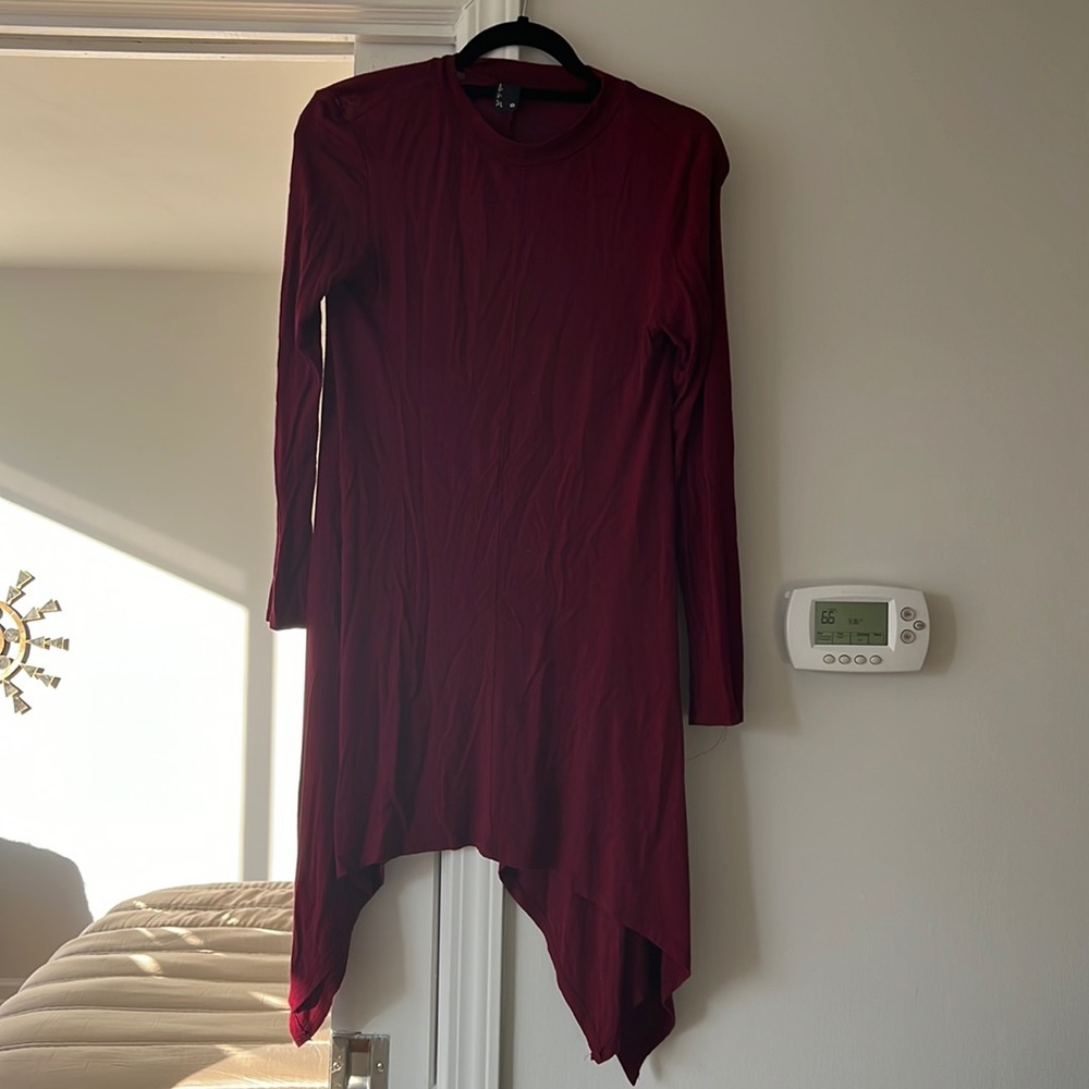 Maroon color dress, longer on sides, size S from Sola la Fe.
